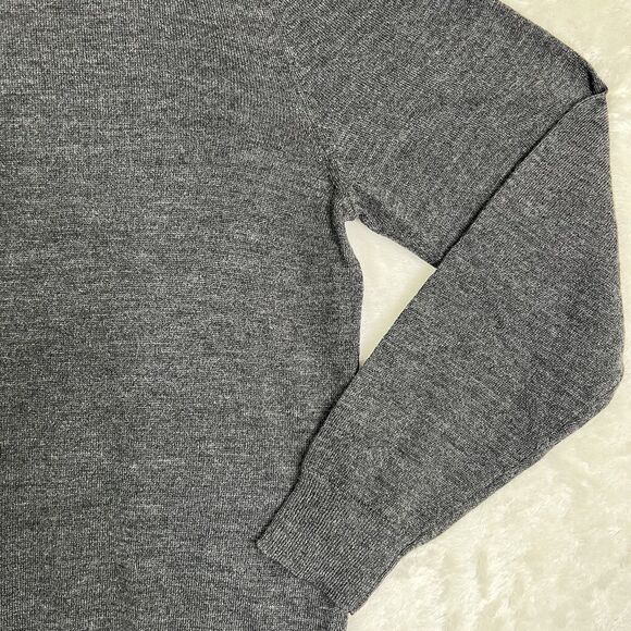 Club Room Luxury Men's Sweater Fine Wool Sz M Gray Crew Neck Business Travel - Picture 4 of 8